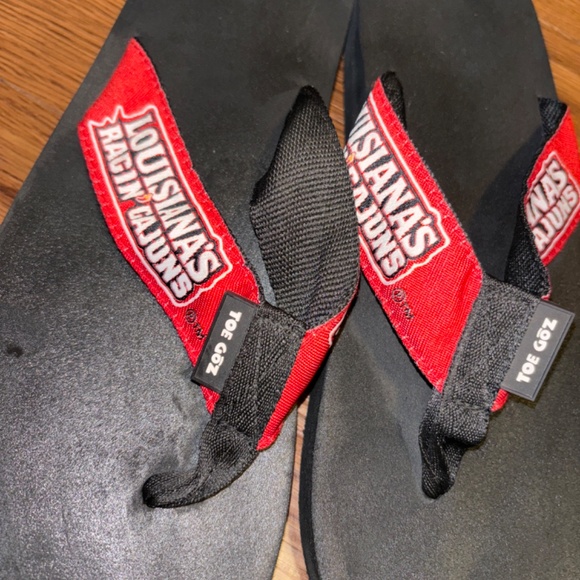 ULL Louisiana Ragin Cajuns Flip Flops - Picture 3 of 8